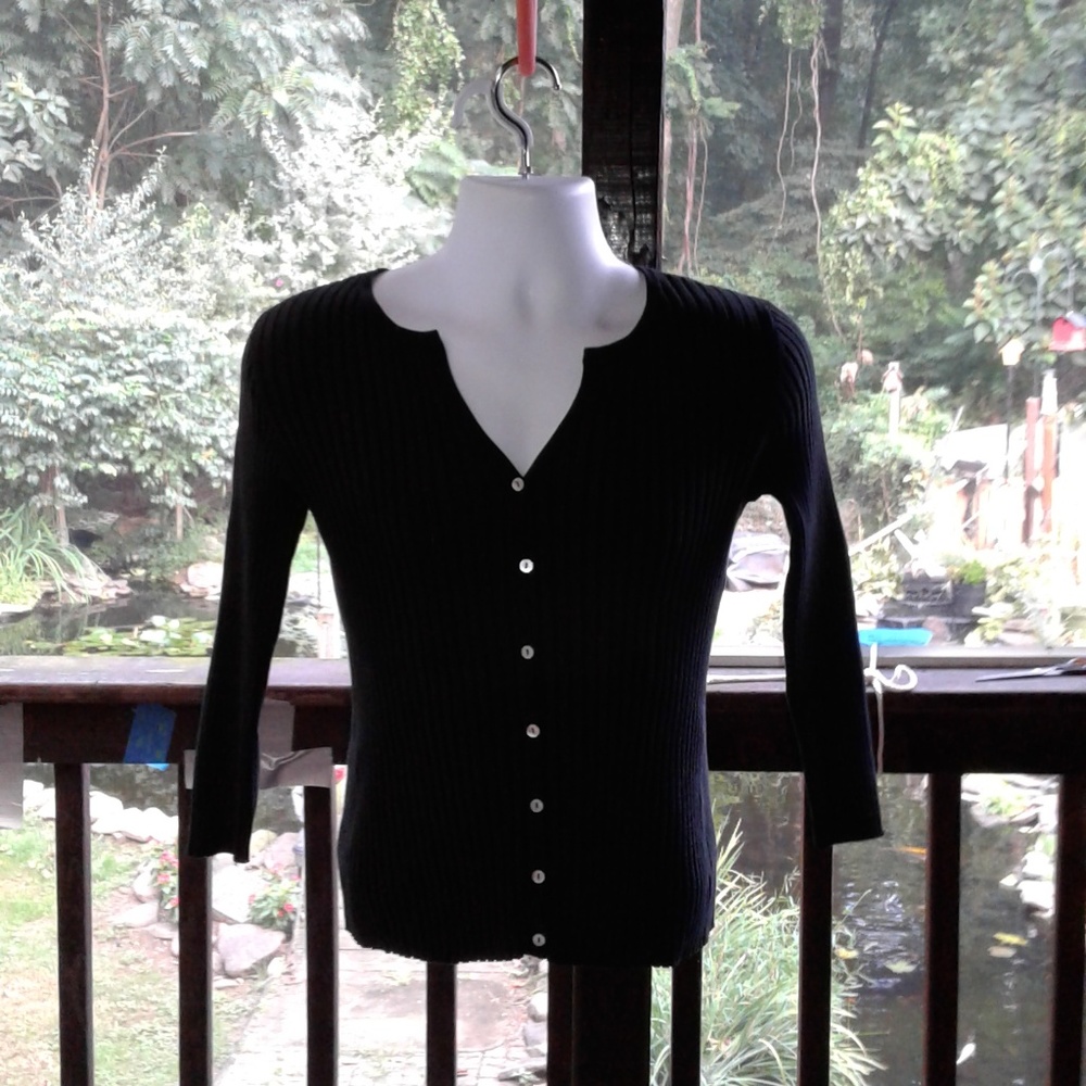 WOMEN'S BLACK RIBBED TOP